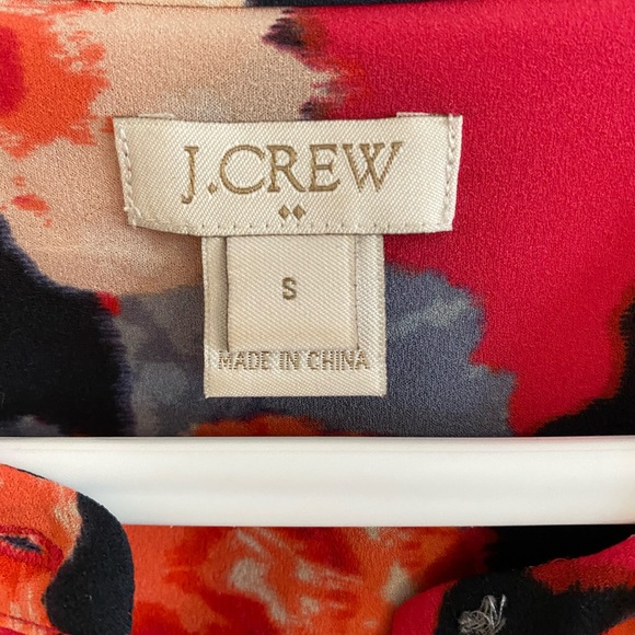 LOFT Vibrant Floral Blouse in Red and Black - Picture 3 of 3